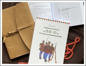 Tájékoztatjuk a tisztelt gyalogos hagyományőrző bajtársakat, hogy Pászti László tollából megjelent az 1948/49-es hagyományőrző gyalogság gyakorlati útmutatója.