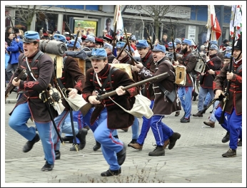 Harc a városközpontban (fotó: Galambos Sándor)