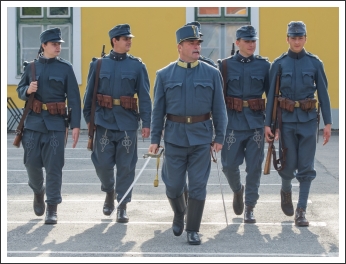 MHKHSZ gyalogsági és tüzérségi kiképzés Bábolnán (fotó: Pető István)